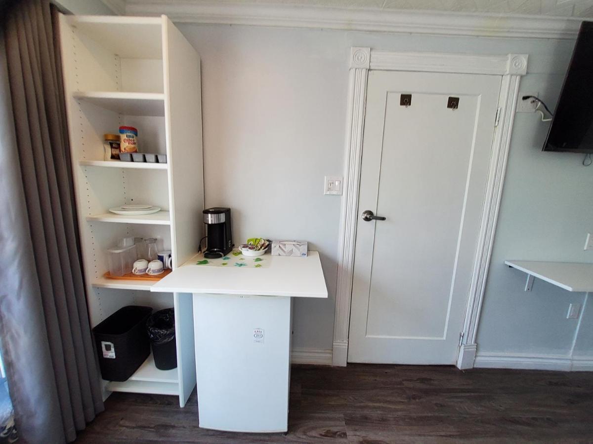 Renovated Cozy Bedroom With Private Washroom 多伦多 外观 照片