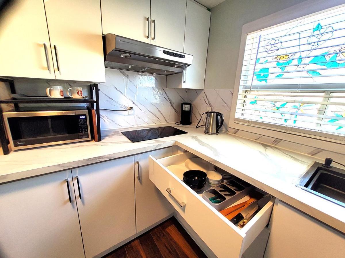 Renovated Cozy Bedroom With Private Washroom 多伦多 外观 照片